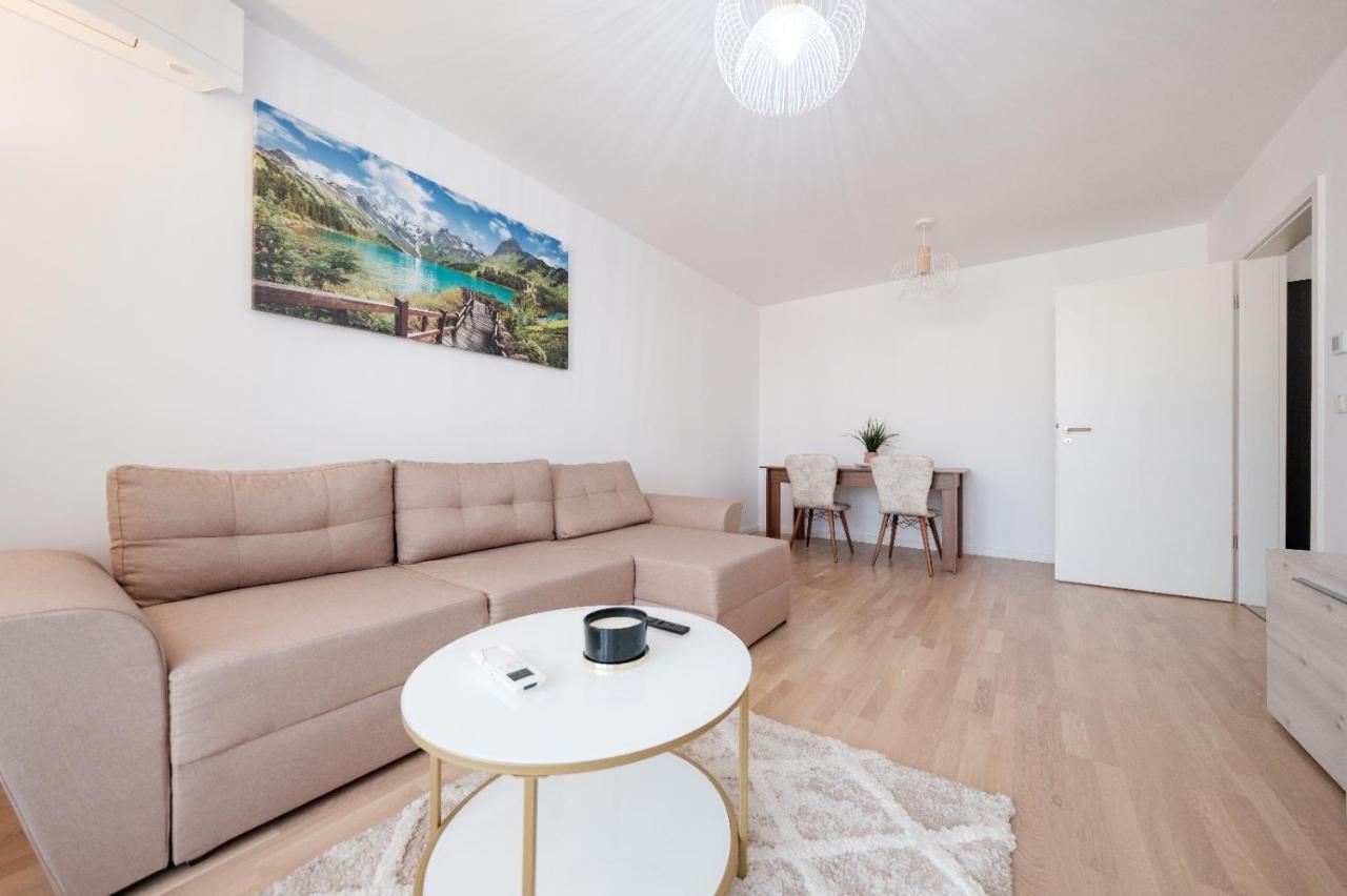 Brand New Luxury Apartment In The Heart Of בראשוב מראה חיצוני תמונה